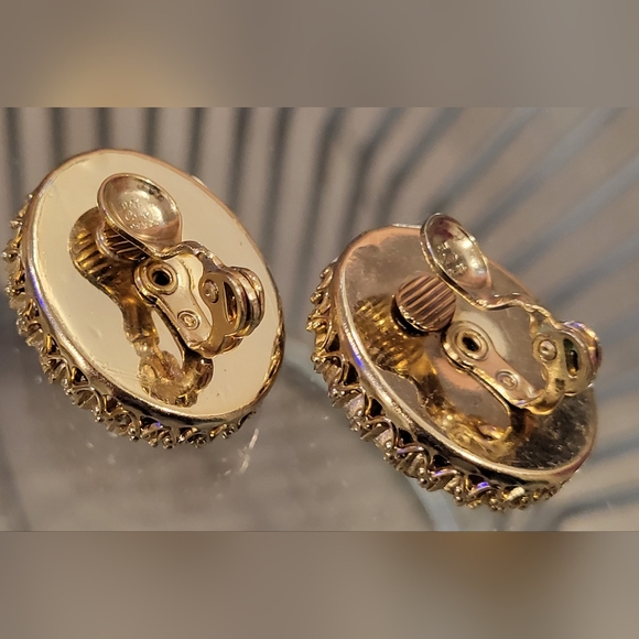 Coro Large green Rhinestone clip on earrings - Picture 7 of 11